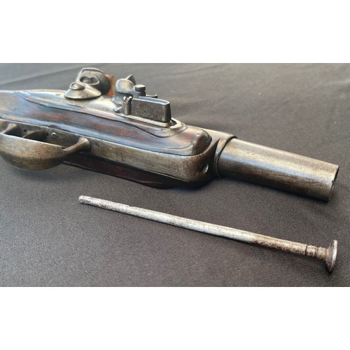 204 - French 'Chien de Mer' naval officer's flintlock pistol with 110mm long barrel. Bore approx. 15mm. Wo... 