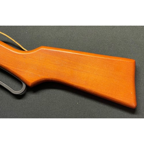 230 - Daisy Red Ryder 4.5 cal Model 1938B Under lever action BB Gun. Working order. Serial number 23201607... 