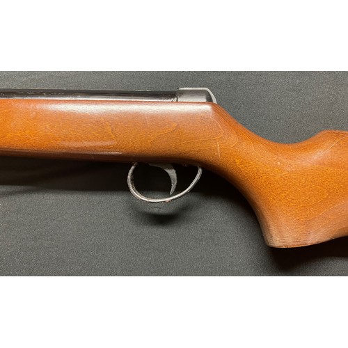 231 - .22 cal BSA Meteor Air Rifle serial number TH92310. 470mm long barrel. Overall length 105cm. No sigh... 