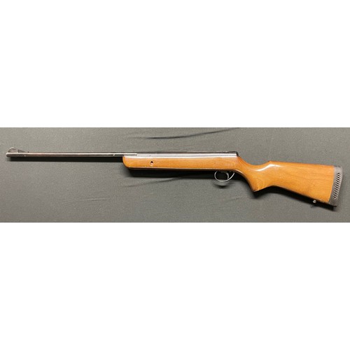 234 - .22 cal BSA Supersport Air Rifle serial number DS11451. 470mm long barrel. Overall length 104.5cm. W... 