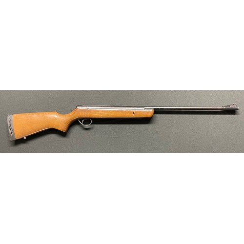 234 - .22 cal BSA Supersport Air Rifle serial number DS11451. 470mm long barrel. Overall length 104.5cm. W... 