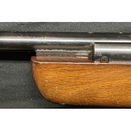 234 - .22 cal BSA Supersport Air Rifle serial number DS11451. 470mm long barrel. Overall length 104.5cm. W... 