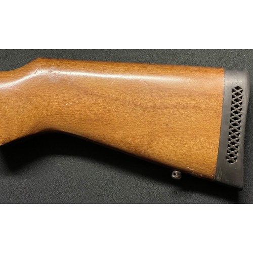 234 - .22 cal BSA Supersport Air Rifle serial number DS11451. 470mm long barrel. Overall length 104.5cm. W... 