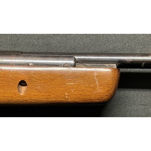 234 - .22 cal BSA Supersport Air Rifle serial number DS11451. 470mm long barrel. Overall length 104.5cm. W... 