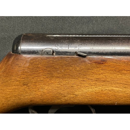 234 - .22 cal BSA Supersport Air Rifle serial number DS11451. 470mm long barrel. Overall length 104.5cm. W... 