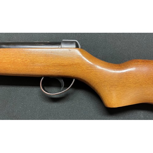 290 - BSA Meteor .22 cal Air Rifle. 465mm long barrel. Overall length 104.5cm. Working order. No visible s... 