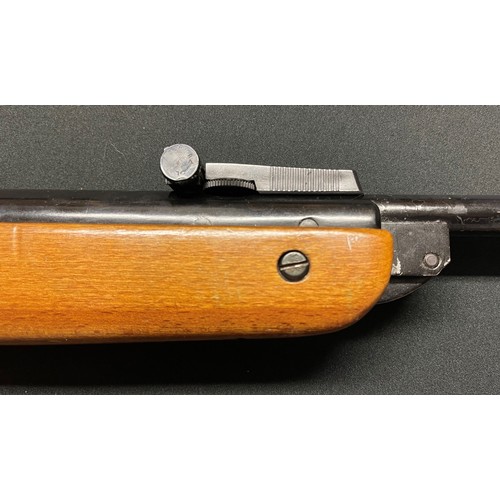 290 - BSA Meteor .22 cal Air Rifle. 465mm long barrel. Overall length 104.5cm. Working order. No visible s... 