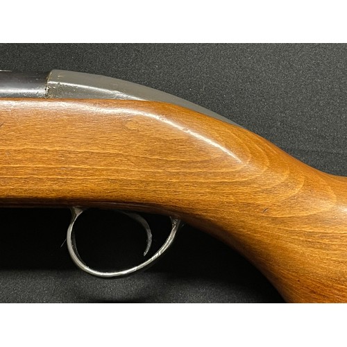 292 - BSA Airsporter .22 cal Air Rifle serial number GL16598. 460mm long barrel. Overall length 112cm. No ... 