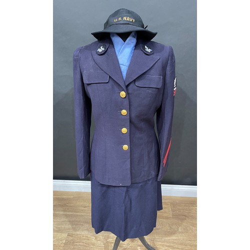 95 - WW2 US Navy WAVES uniform group comprising of WAVES Cap named to 