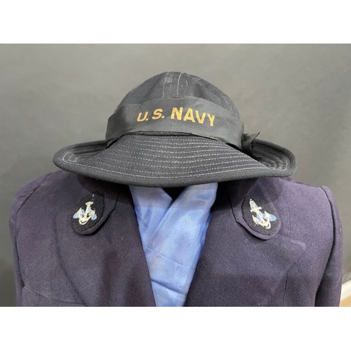 95 - WW2 US Navy WAVES uniform group comprising of WAVES Cap named to 