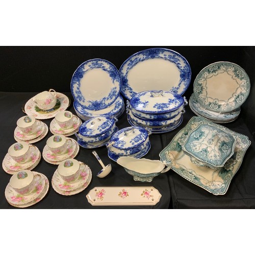 184 - A Victorian blue and white Nancy pattern pattern dinner service, comprising tureens and covers, ladl... 