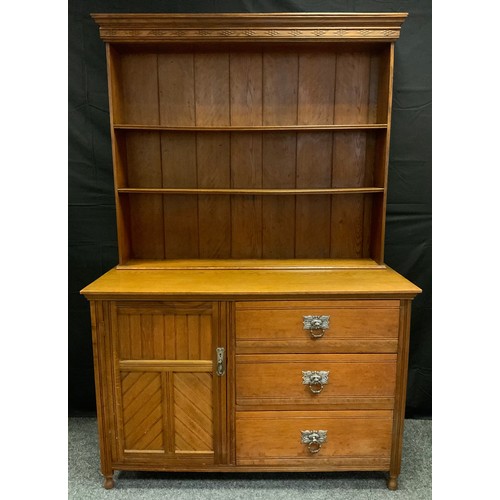 72 - An early 20th century oak Welsh dresser, 208cm tall x 138cm wide x 59cm deep.