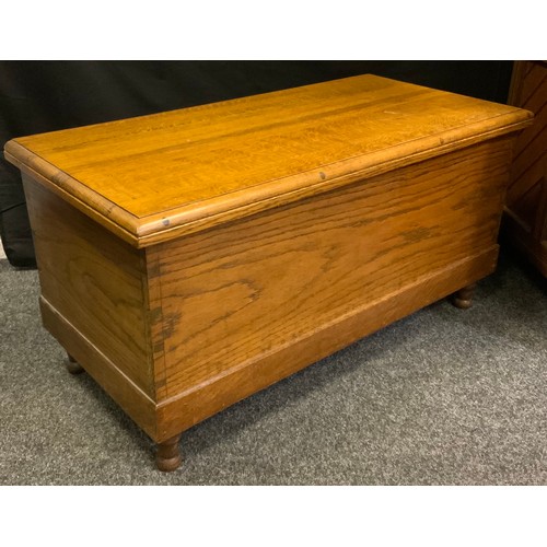 71 - A mid 20th century oak blanket box, 48cm high, 96cm wide