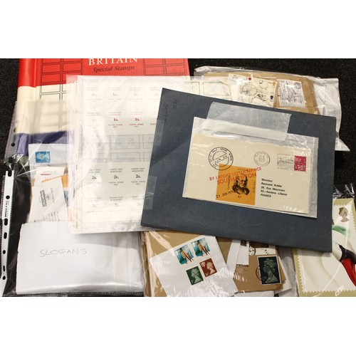 3505 - Stamps - GB Commemorative album, mint pre-decimal, including large blocks, pairs, etc, to 1970, then... 