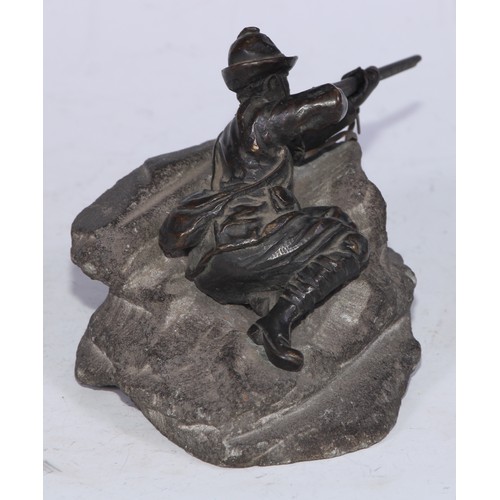 5299 - Continental School (early 20th century), a dark patinated bronze, of a World War I Italian soldier, ... 