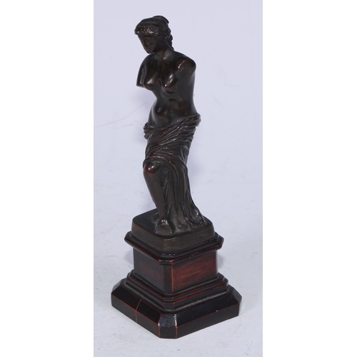 5330 - Grand Tour School (19th century), a brown patinated cabinet bronze, Venus de Milo, canted square pea... 