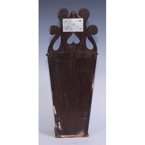 5103 - A George III mahogany candle box, shaped and pierced cresting, hinged sloping cover, 48cm high, c.18... 