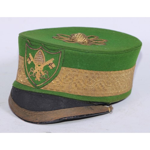 5347 - Irish Masonic/Friendly Society History - a sash and cap, possibly to the National Foresters of Irela... 