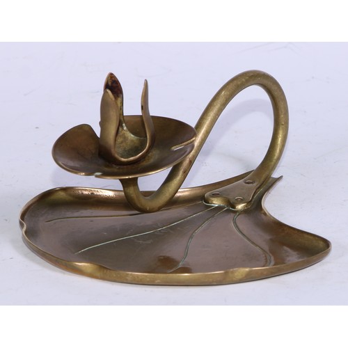 5247 - An Art Nouveau brass chamberstick, as a water lily, 16cm wide, c.1905