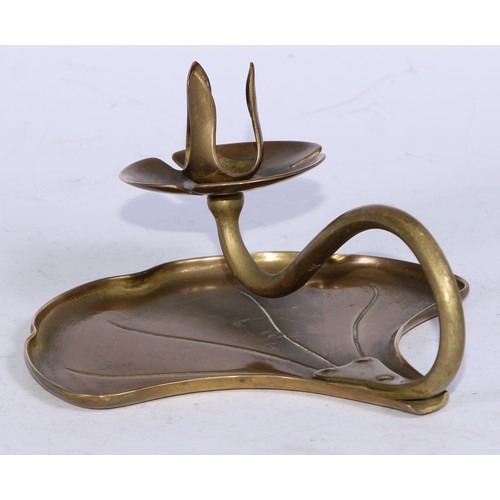 5247 - An Art Nouveau brass chamberstick, as a water lily, 16cm wide, c.1905