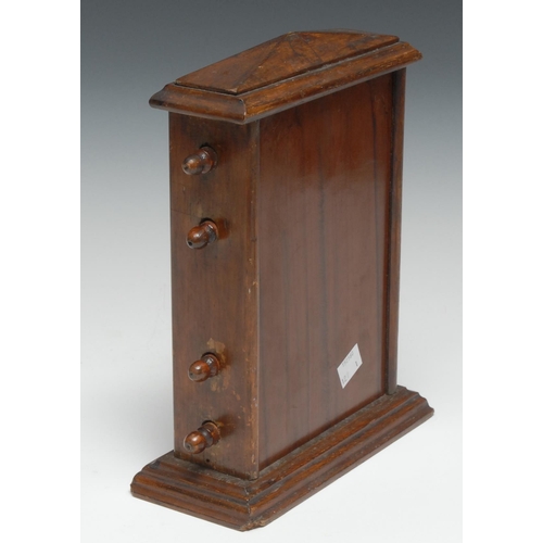 5124 - A large early 20th century oak perpetual desk calendar, sarcophagus cresting above apertures for day... 