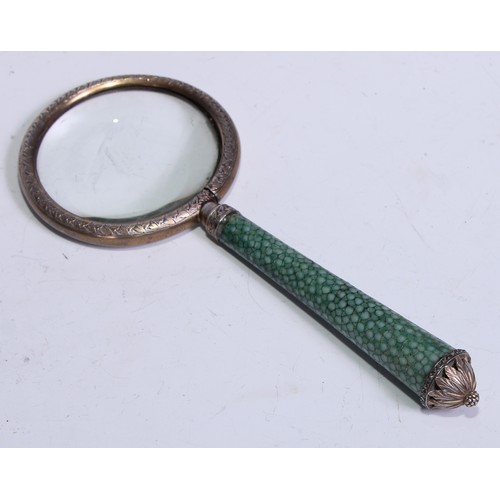 5096 - A Continental silver coloured metal connoisseur's lens or magnifying glass, shagreen haft, 16cm long