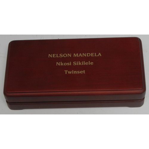 5539 - Nelson Mandela - Coins and Medals - A Nelson Mandela, Nkosi Sikilele, Mint of Norway 14ct gold comme... 