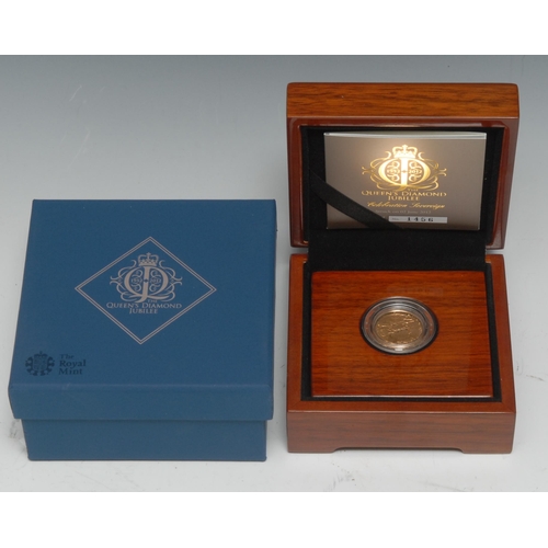5528 - Coins and Medals - A Queen Elizabeth II Diamond Jubilee Sovereign, The Royal Mint 22ct gold coin, 7.... 