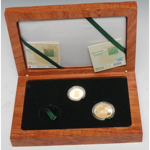 5545 - Nelson Mandela - Coins and Medals - The Endangered Wildlife Trust, set of three, Nobel Peace Prize 1... 