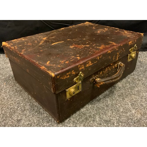 72 - A Vintage leather travelling vanity case, with fitted, silk-lined interior.