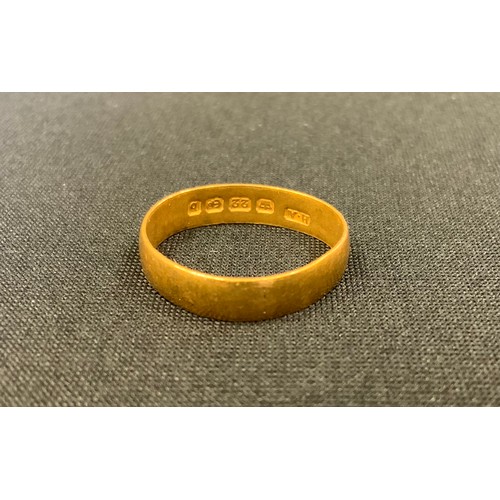 269 - A 22ct gold wedding band, Birmingham 1901, 3.2g