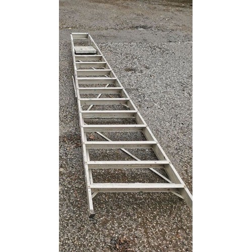 340 - LARGE STEP LADDER   2.54 M STEP

** We would please ask that all payments are made by 12pm on Thursd... 