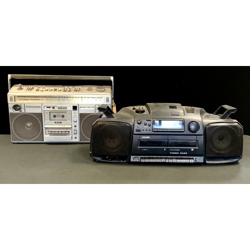 320 - A retro 1980s Hitachi TRK-8290E Perdisco stereo radio cassette recorder/ Ghetto  Blaster, introduced... 