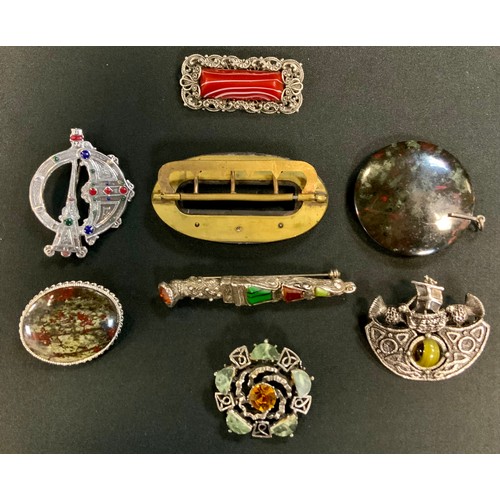 387 - Jewellery - a Scottish kilt pin brooch, as a Dirk;  others, Serpentine pendant etc.