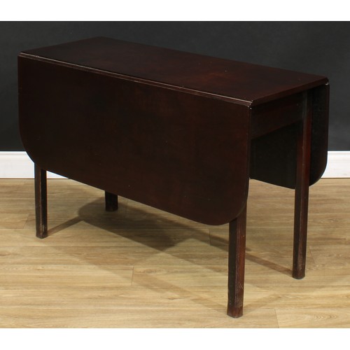 219 - An 18th century red walnut gateleg table, 71cm high, 43cm opening to 120.5cm long, 107.5cm wide