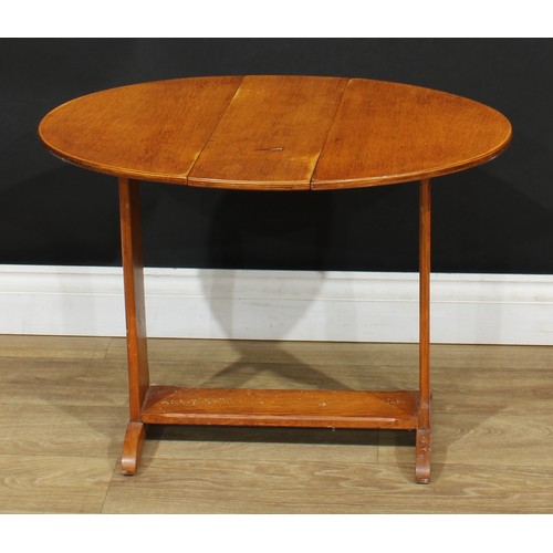 535 - A George III style mahogany pedestal wine table; an early 20th century three-tier cake stand; a Suth... 