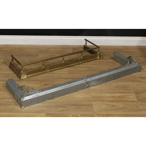 539 - A brass telescopic fire curb or fender, 13.5cm high, 102.5cm opening to 134cm, 32.5cm deep; another,... 