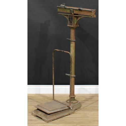 543 - A cast iron weighing scale, W&T. Avery Ltd, Birmingham, P2613, 122.5cm high, 59cm wide, 60cm deep