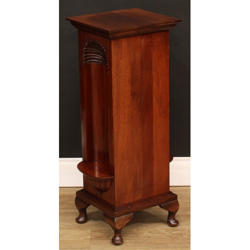 1805 - An unusual early 20th century mahogany statuary pedestal, oversailing plateau above two sculpture ni... 