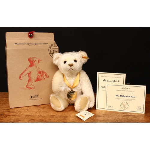 3249 - Steiff (Germany) EAN 654701 Millennium teddy bear, exclusively for Danbury Mint, trademark Steiff bu... 