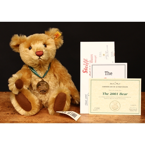 3250 - Steiff (Germany) EAN 654756 The 2001 teddy bear, exclusively for Danbury Mint, trademark Steiff butt... 