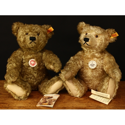 3241 - Steiff (Germany) EAN 000669 Classic 1920 replica teddy bear, trademark Steiff button to ear with yel... 