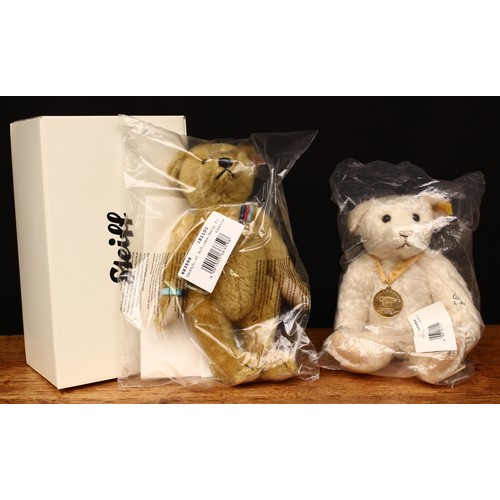 3254 - Steiff (Germany) EAN 663598 Help for Heroes teddy bear, exclusively made for Danbury Mint, trademark... 