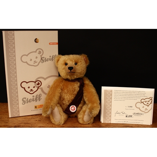 3260 - Steiff (Germany) EAN 662966 British Collectors' teddy bear 2008, trademark Steiff button to ear with... 