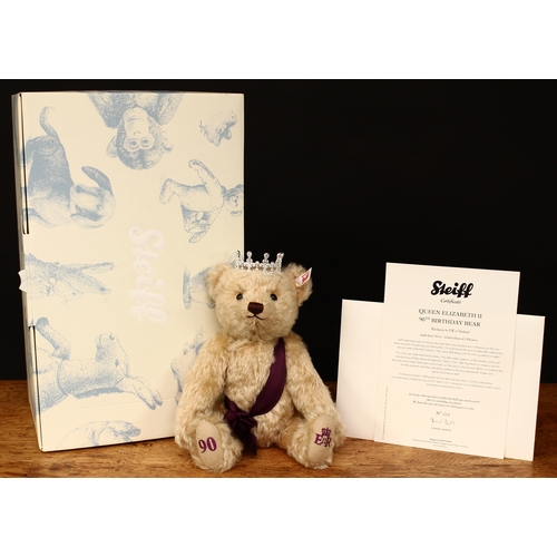 3267 - Steiff (Germany) EAN 690020 Queen Elizabeth II 90th Birthday teddy bear, trademark Steiff button to ... 