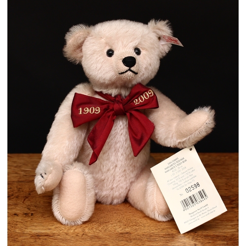 3270 - Steiff (Germany) EAN038495 Margarete's teddy bear 1909 - 2009, trademark Steiff button to ear with r... 