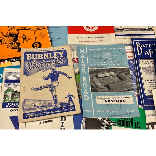 3416 - Sport, Football - a collection of 1950's and 1960's football programmes, including a 1951 Football L... 