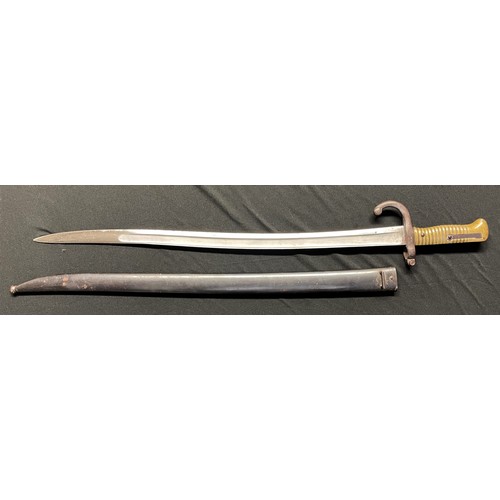 2062 - French 1866 Pattern Chassepot Bayonet with 573mm long fullered single edged blade, date on spine 187... 