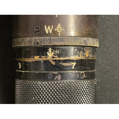 2094 - WW1 British V.P 3-9 gun sight telescope, maker marked 