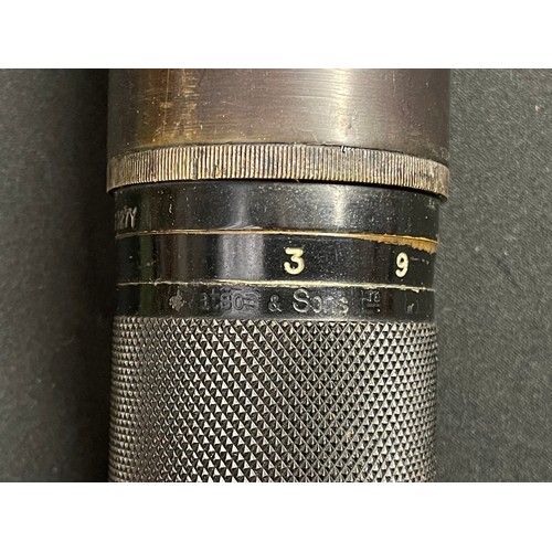 2094 - WW1 British V.P 3-9 gun sight telescope, maker marked 